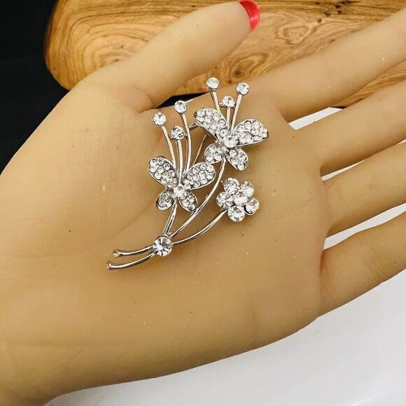Vintage Flower Branch Floral Brooch Pin with Clear Rhinestones Silver Tone 4094 - Picture 3 of 8